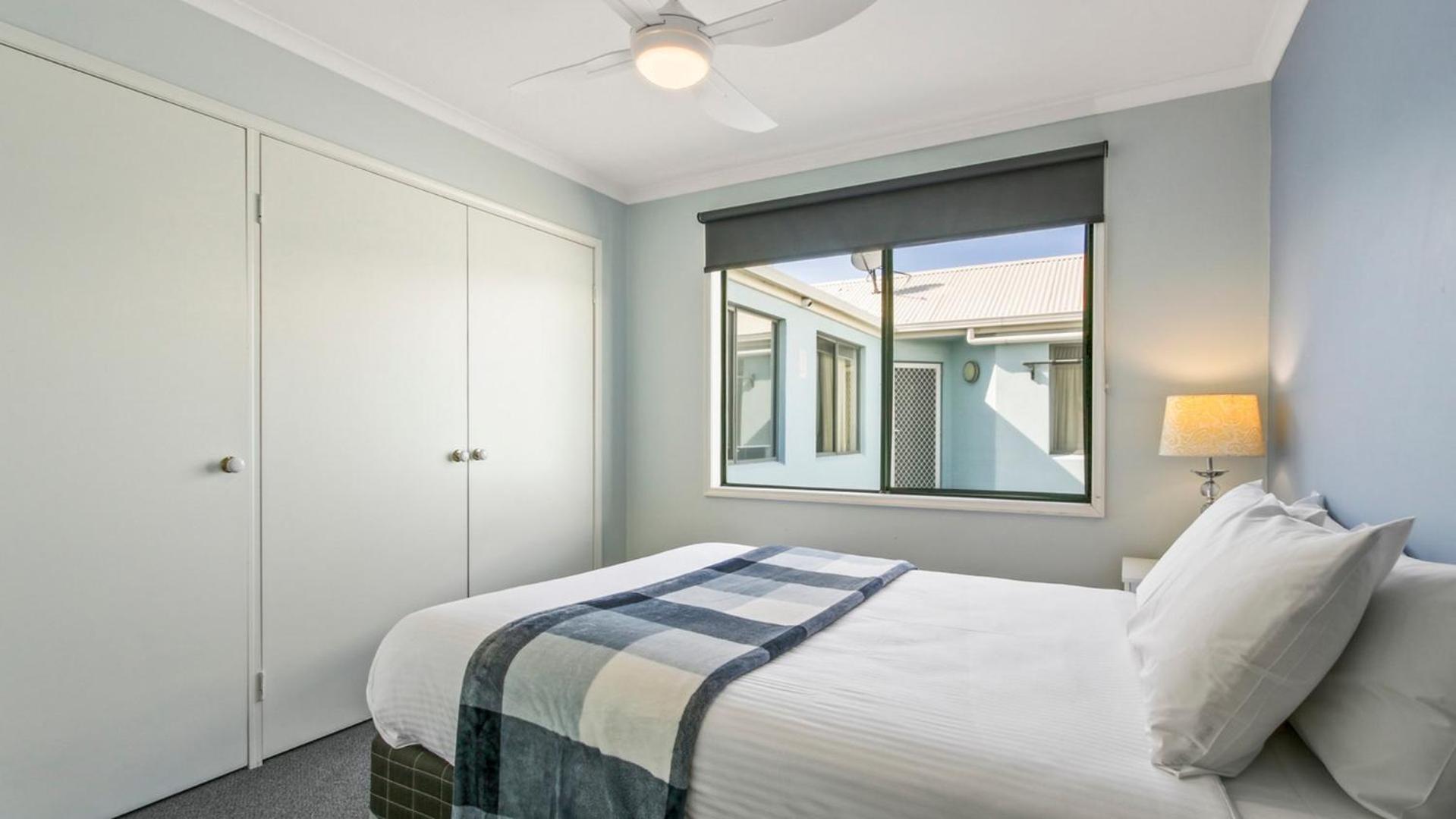 Lakes In Town Apartment *